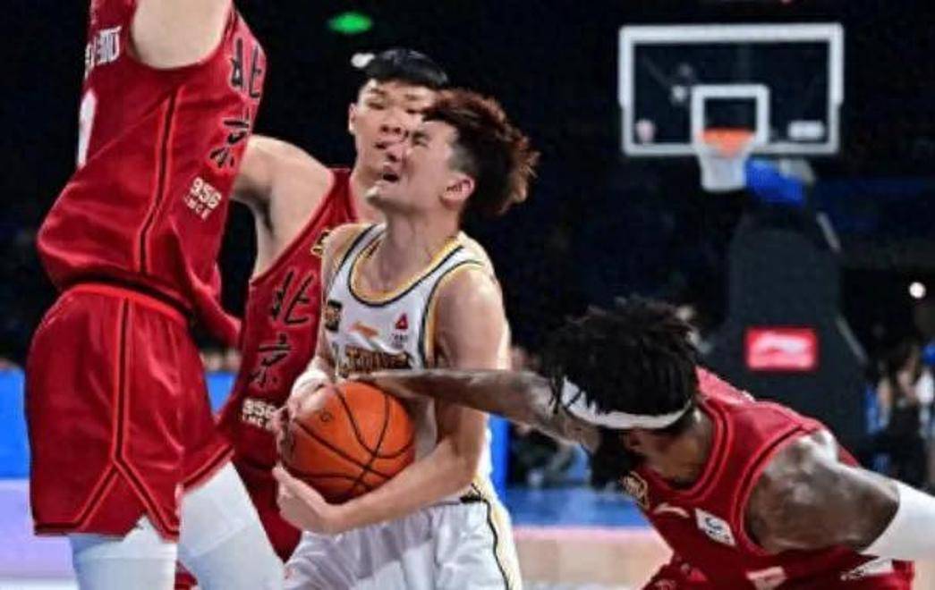 周琦15分首钢惜败广厦姜伟泽16分吉林胜福建的简单介绍