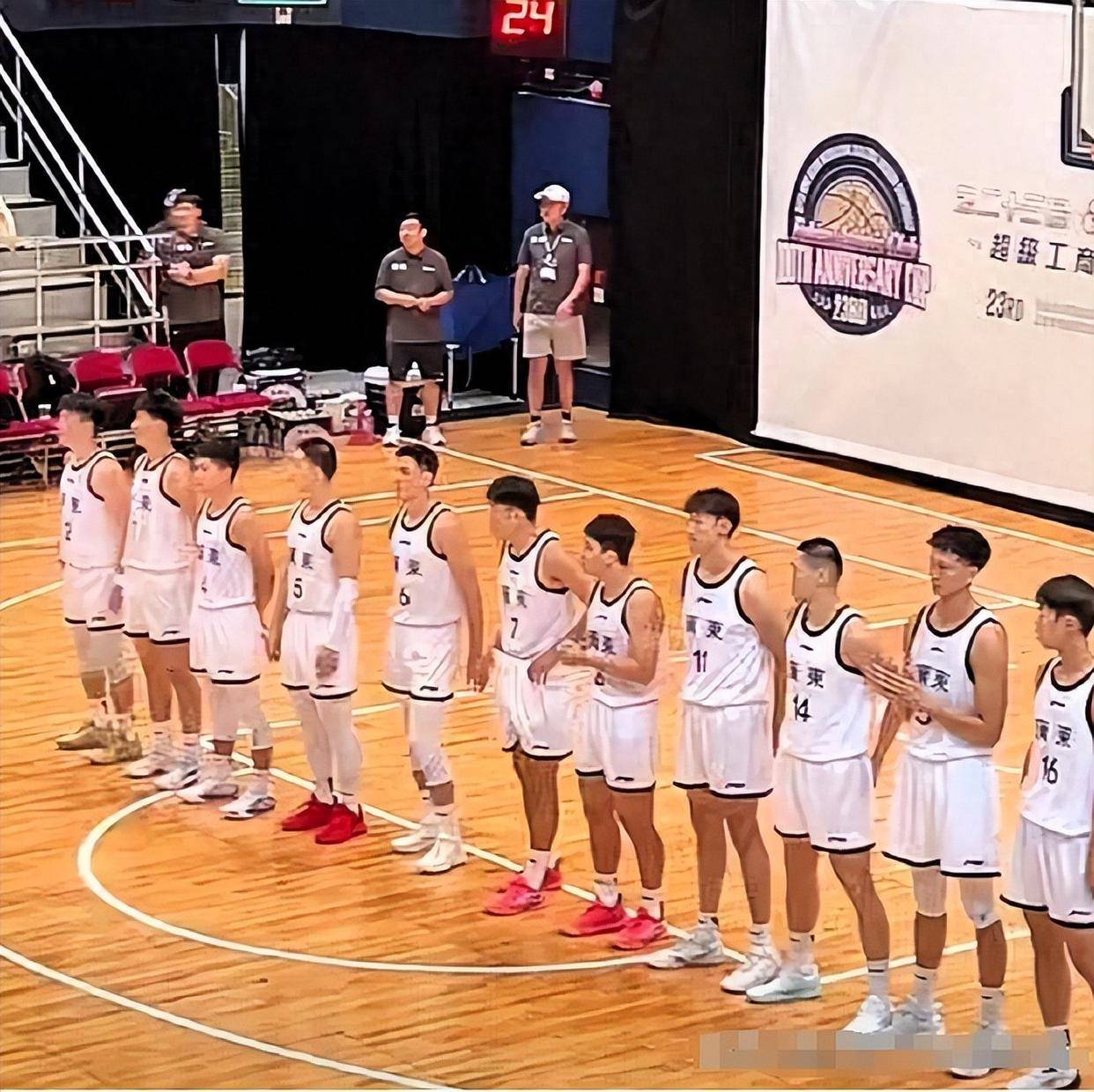 678体育登录入口-包含广东男篮某些球迷开始切割，杜锋是新疆人，曲绍斌是辽宁人！的词条